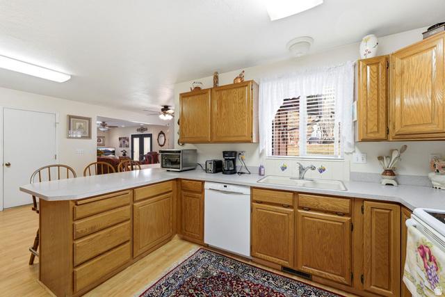 Welcome home to this beautifully well-kept East Bench gem, perfectly s – image 5