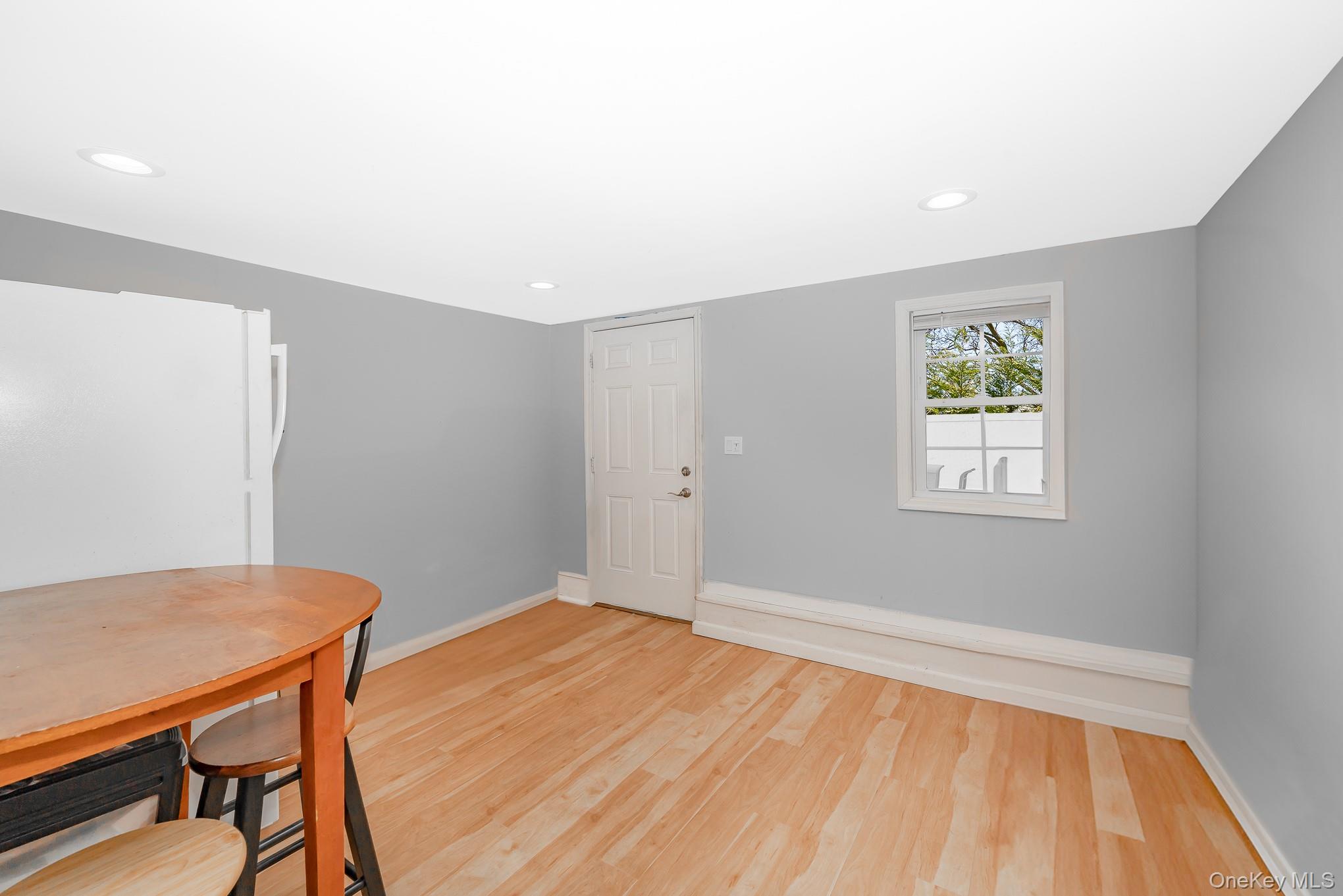 Welcome to this spacious Hi Ranch located on a quiet dead end street i – image 10