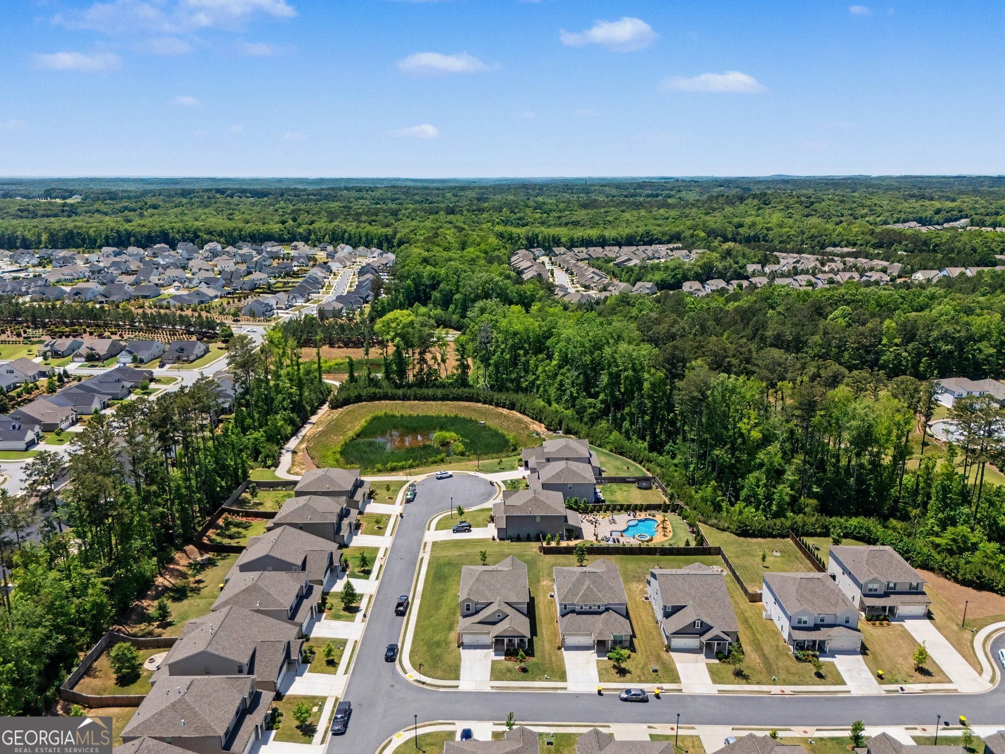 5 BEDROOM/3.5 BATH and over 3100 SF! This lovely like new double cul d – image 38