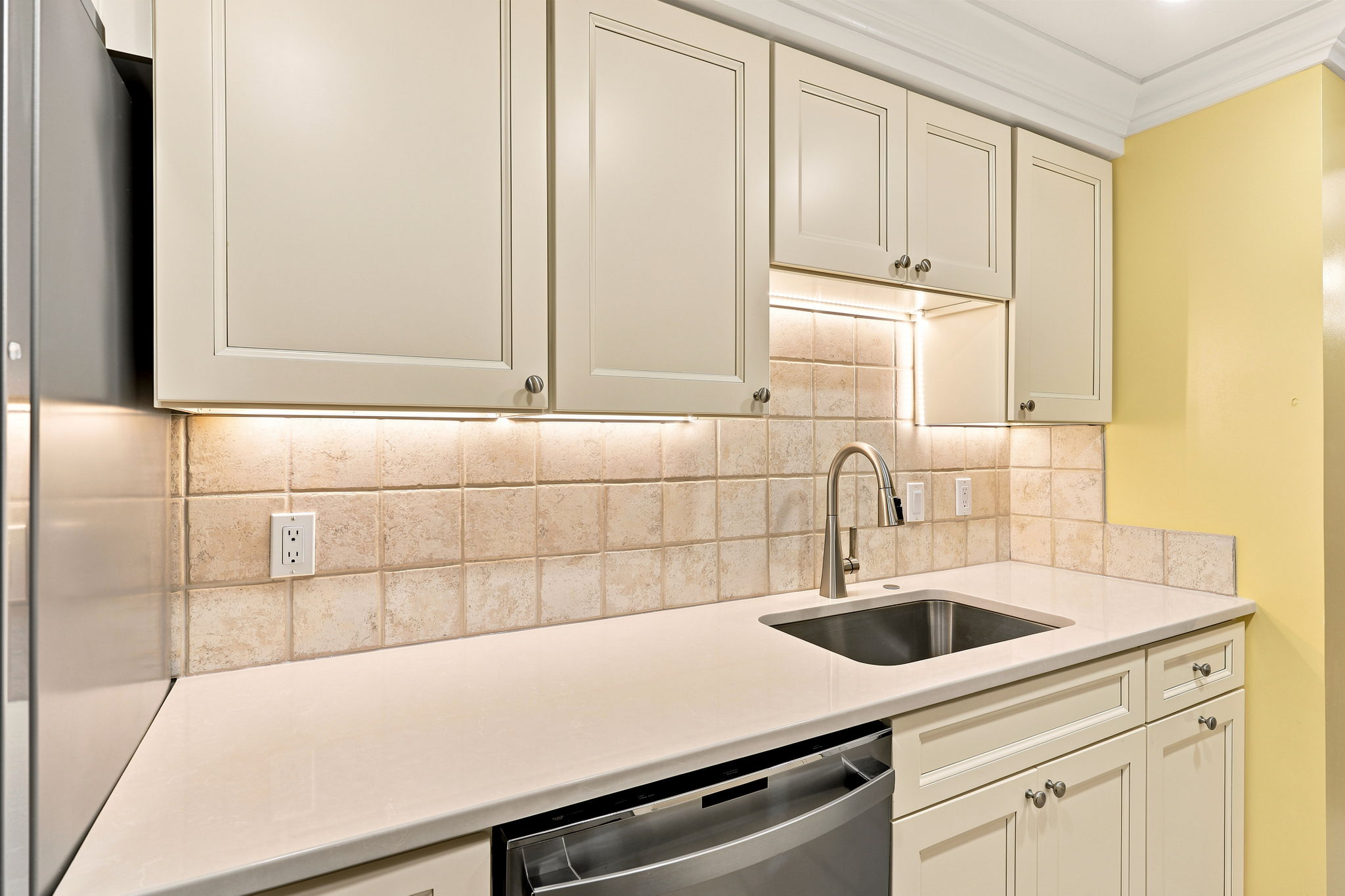 4004 4004 Atlantic Ave Unit 309, Virginia Beach, Virginia, 23451, USA, 2 Bedrooms Bedrooms, ,2 BathroomsBathrooms,Residential,For Sale,4004 Atlantic Ave Unit 309,10633444