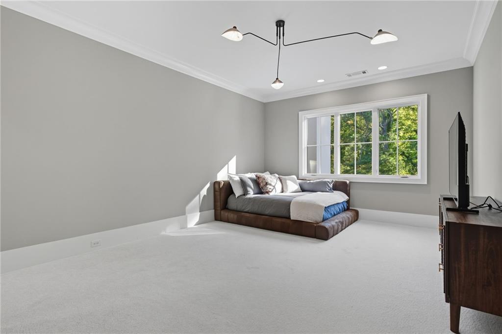 Beautiful Custom Home on gorgeous estate lot in exclusive Milton. This – image 37