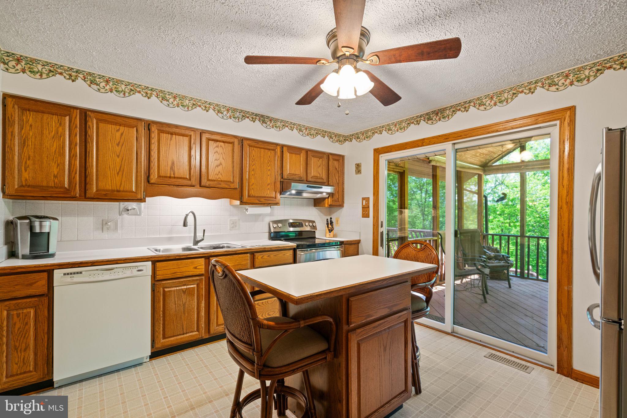 12020 12020 Parkriver Drive, Manassas, Virginia, 20112, USA, 4 Bedrooms Bedrooms, ,3 BathroomsBathrooms,Residential,For Sale,12020 Parkriver Drive,417cb490-de51-4e17-aa92-3796af