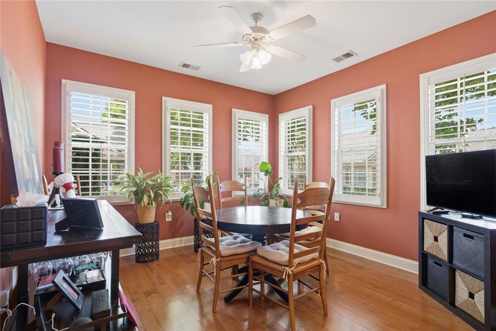 Welcome to this lovely home in the highly sought-after Orchards of Bra – image 18