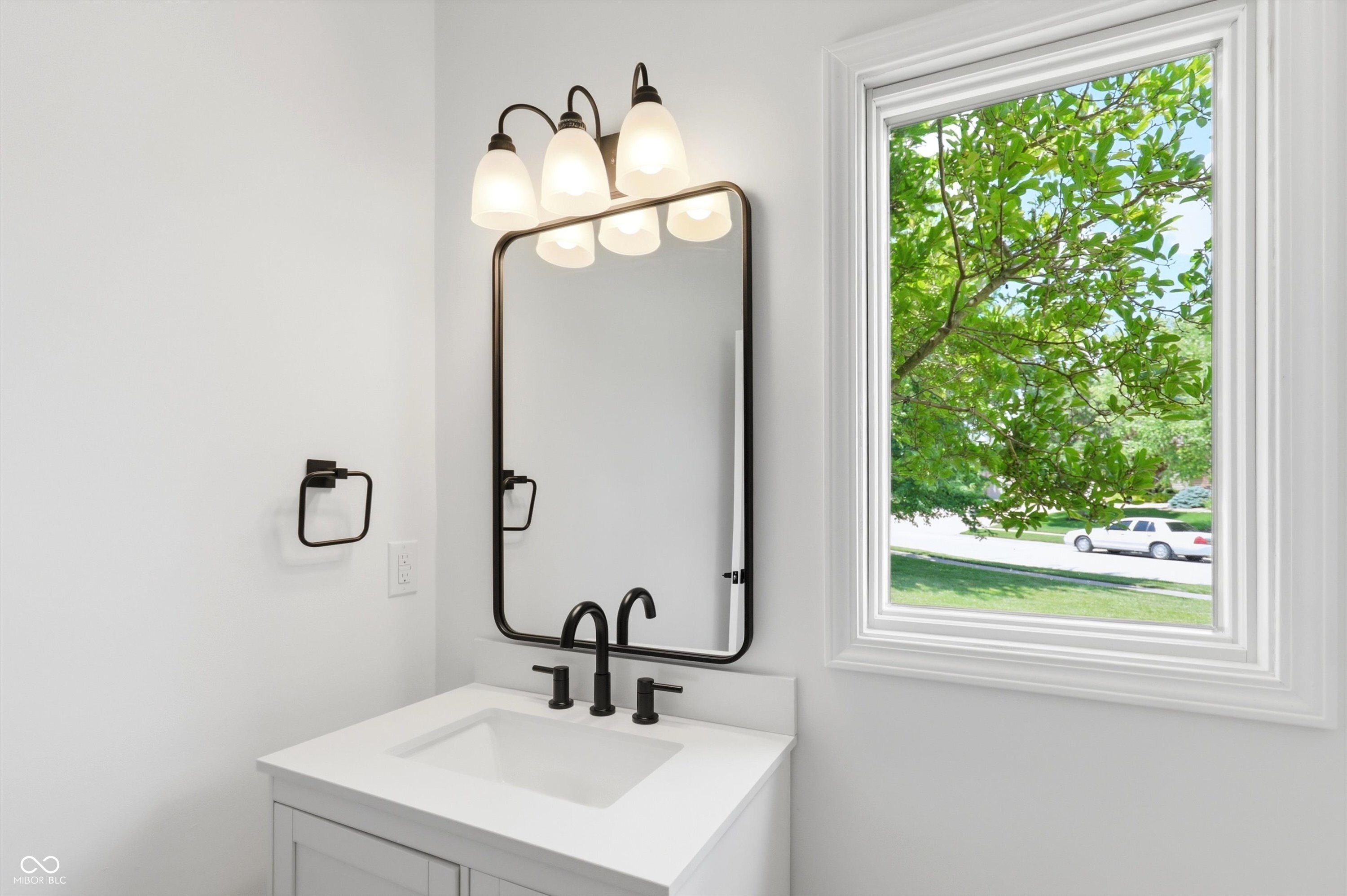 Welcome to this beautifully updated home in the highly sought-after Wa – image 32