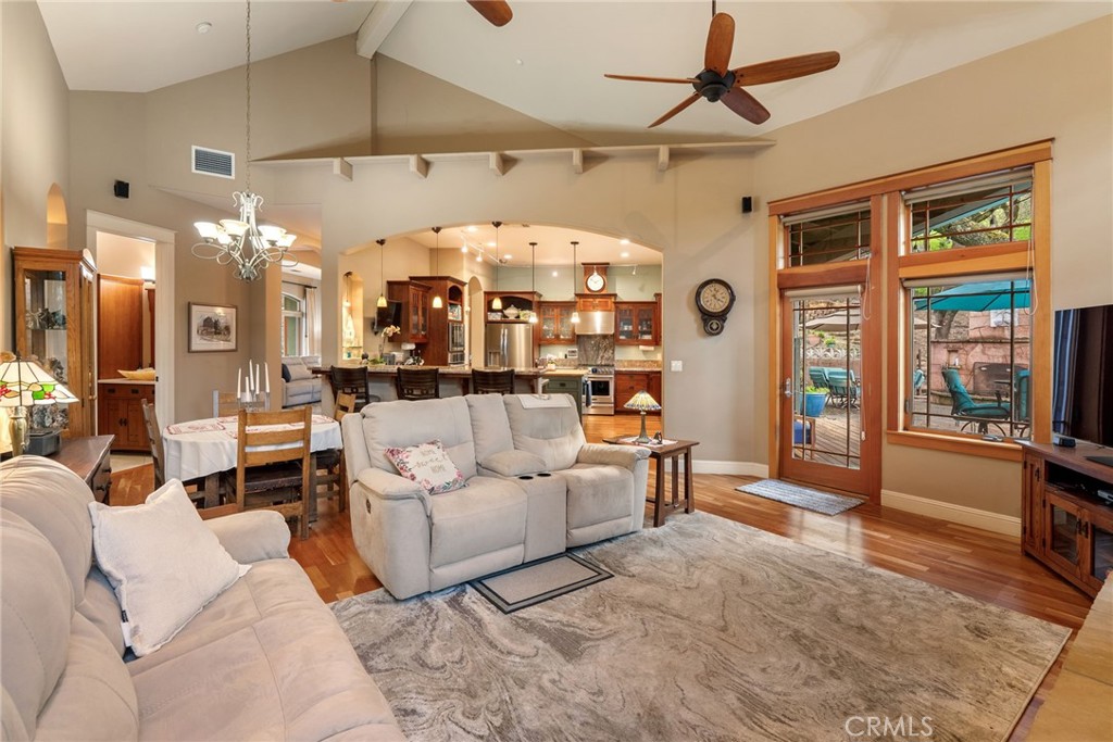 Located on the desirable West Side of Paso Robles, this custom-built 2 – image 16