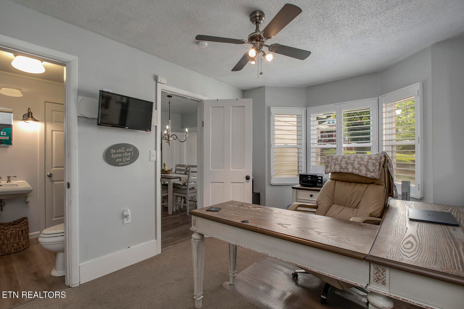 Are you looking for an adorable home with character, comfort, and styl – image 18