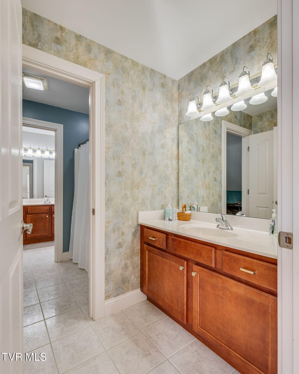 1 1 Honeysuckle Court, Johnson City, Tennessee, 37615, USA, 5 Bedrooms Bedrooms, ,5 BathroomsBathrooms,Residential,For Sale,1 Honeysuckle Court,6a0f69c9-074f-47a6-872e-868ad5