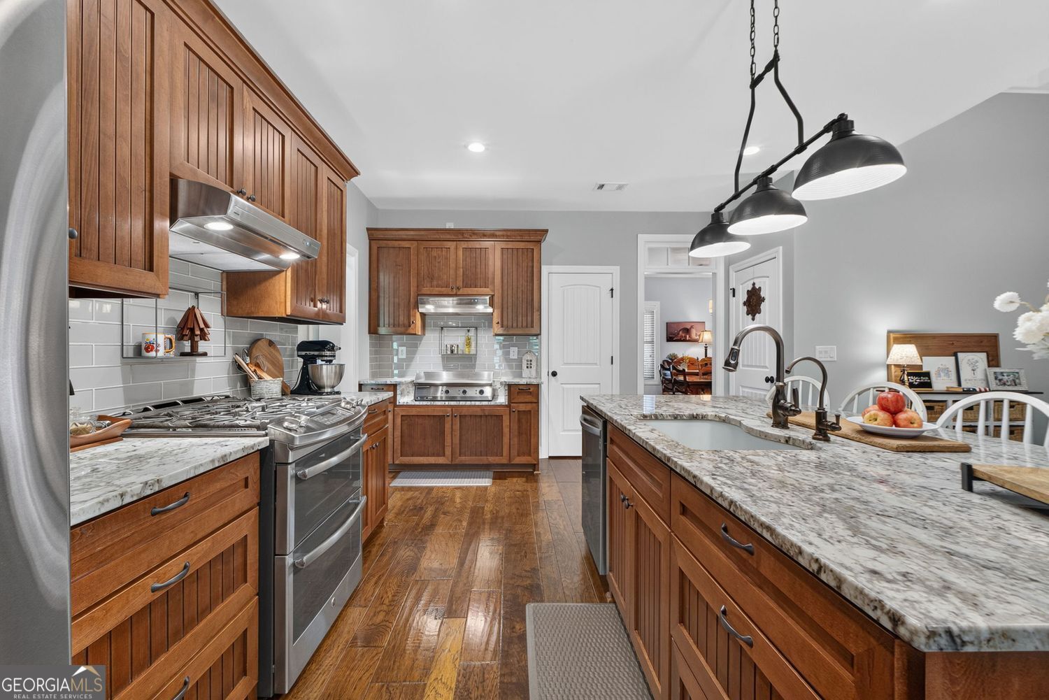 Incredible custom home with tons of bells and whistles in sought after – image 20
