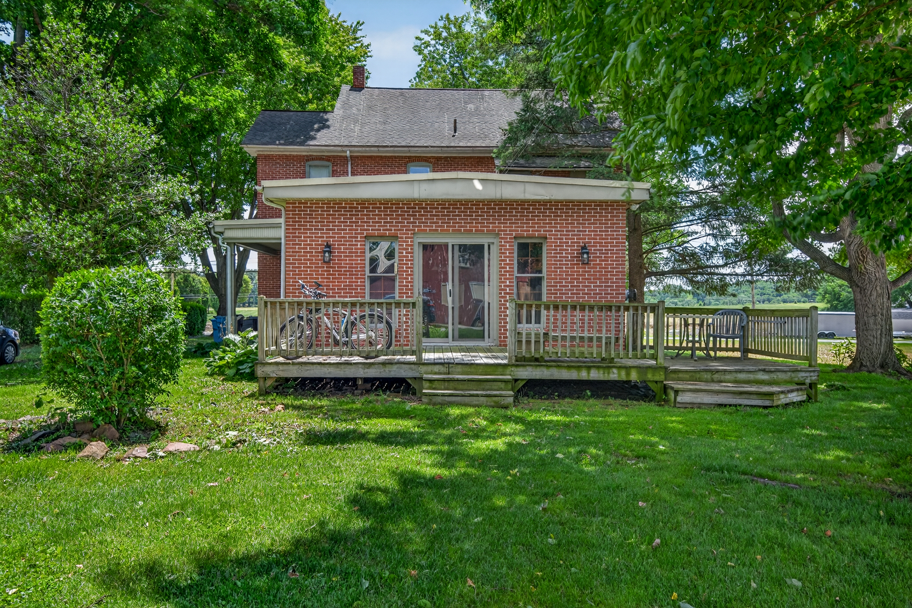 Endless possibilities await at 4023 Minute Drive! This unique and beau – image 22