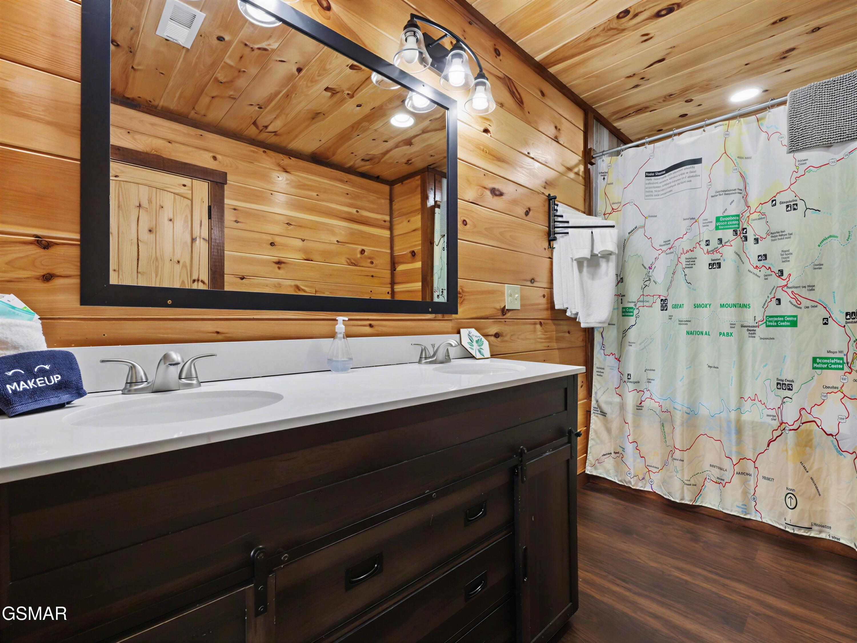 223 223 Chimney Tops Way, Gatlinburg, Tennessee, 37738, USA, 2 Bedrooms Bedrooms, ,2 BathroomsBathrooms,Residential,For Sale,223 Chimney Tops Way,a6abbcc5-056a-450e-914a-01a914