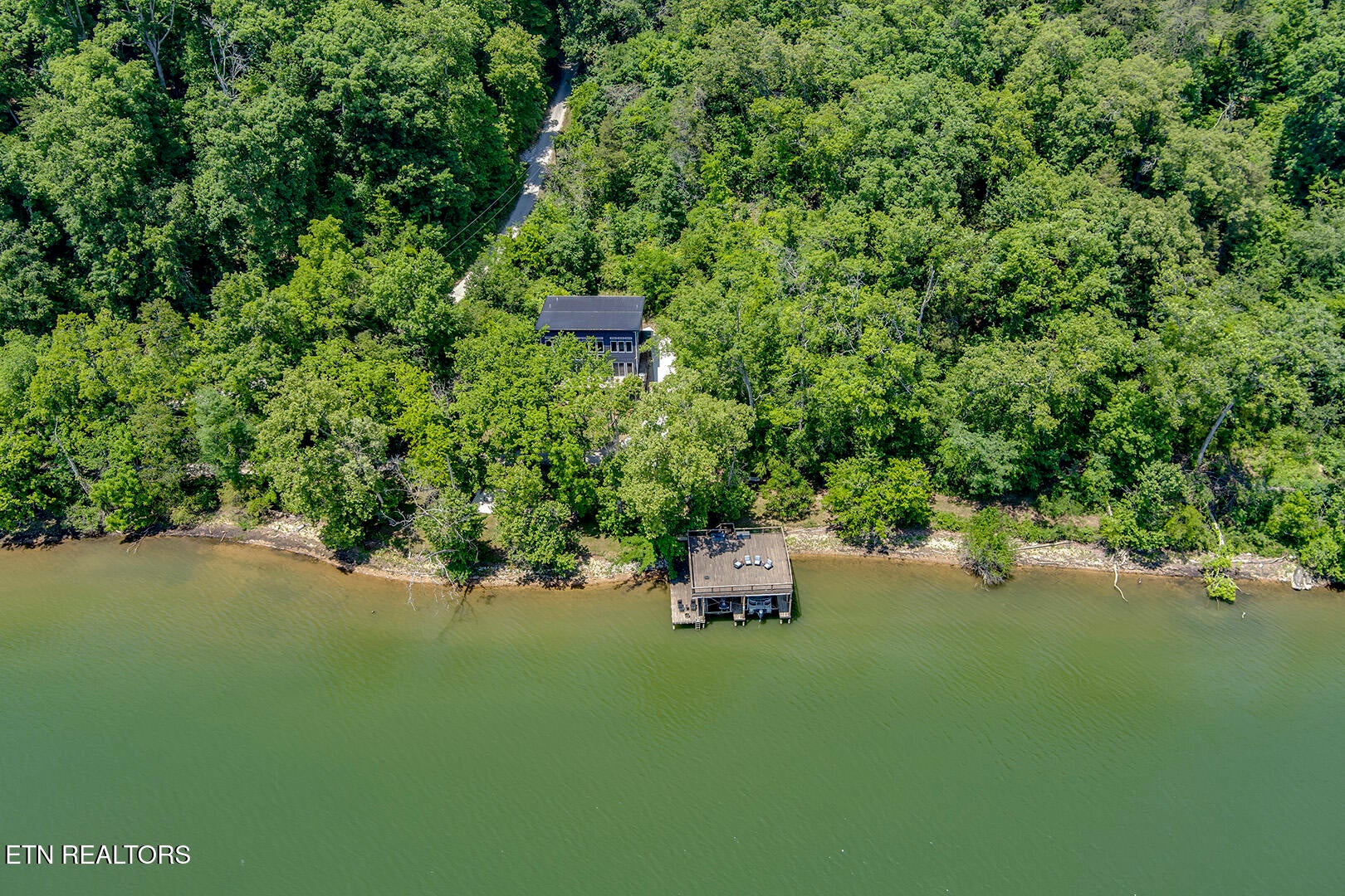 880 880 Skyline Drive, Harriman, Tennessee, 37748, USA, 3 Bedrooms Bedrooms, ,4 BathroomsBathrooms,Residential,For Sale,880 Skyline Drive,6c9e6ce5-d78a-4ae4-a55c-fa9f55