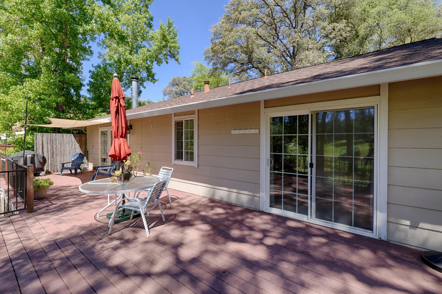 11035 11035 Lakeshore, Auburn, California, 95602, USA, 2 Bedrooms Bedrooms, ,3 BathroomsBathrooms,Residential,For Sale,11035 Lakeshore,226075539