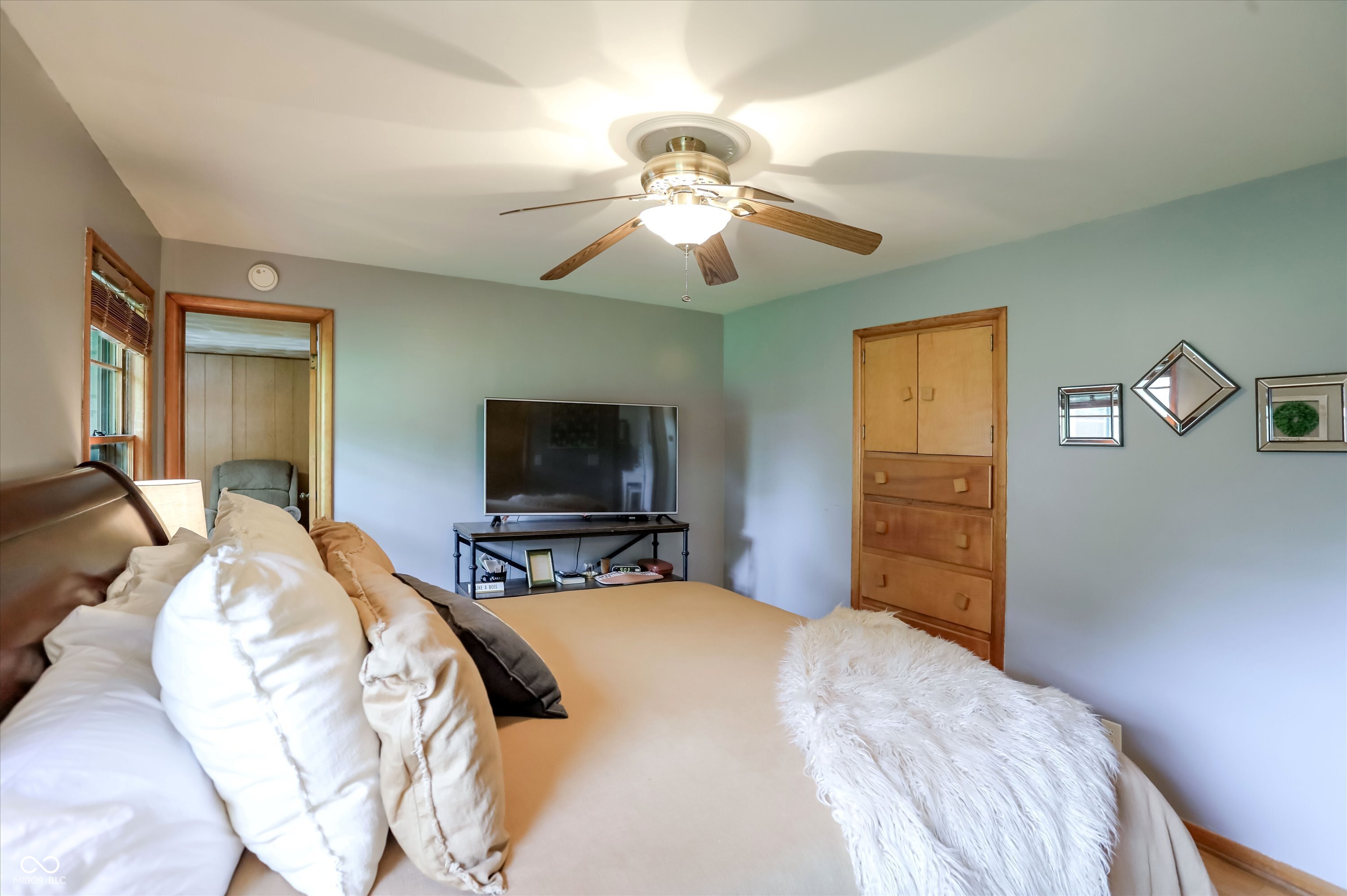 410 410 W Ash Street, Zionsville, Indiana, 46077, USA, 3 Bedrooms Bedrooms, ,2 BathroomsBathrooms,Residential,For Sale,410 W Ash Street,3dd59809-0021-48b9-a32f-4220e5