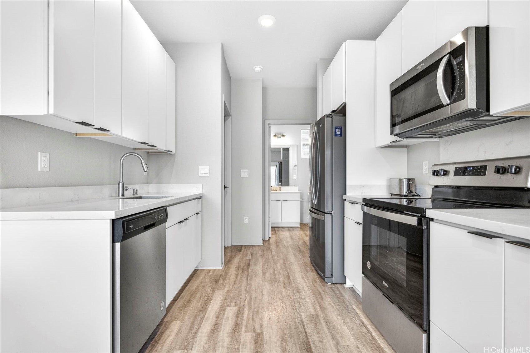 An INCREDIBLE VALUE and RARE opportunity to live, work, and play in Ho – image 6