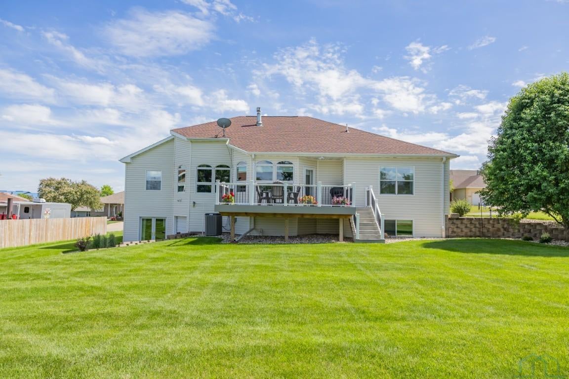 Nestled along the 7th green of the Hinton Golf Course in Hinton,Iowa t – image 35