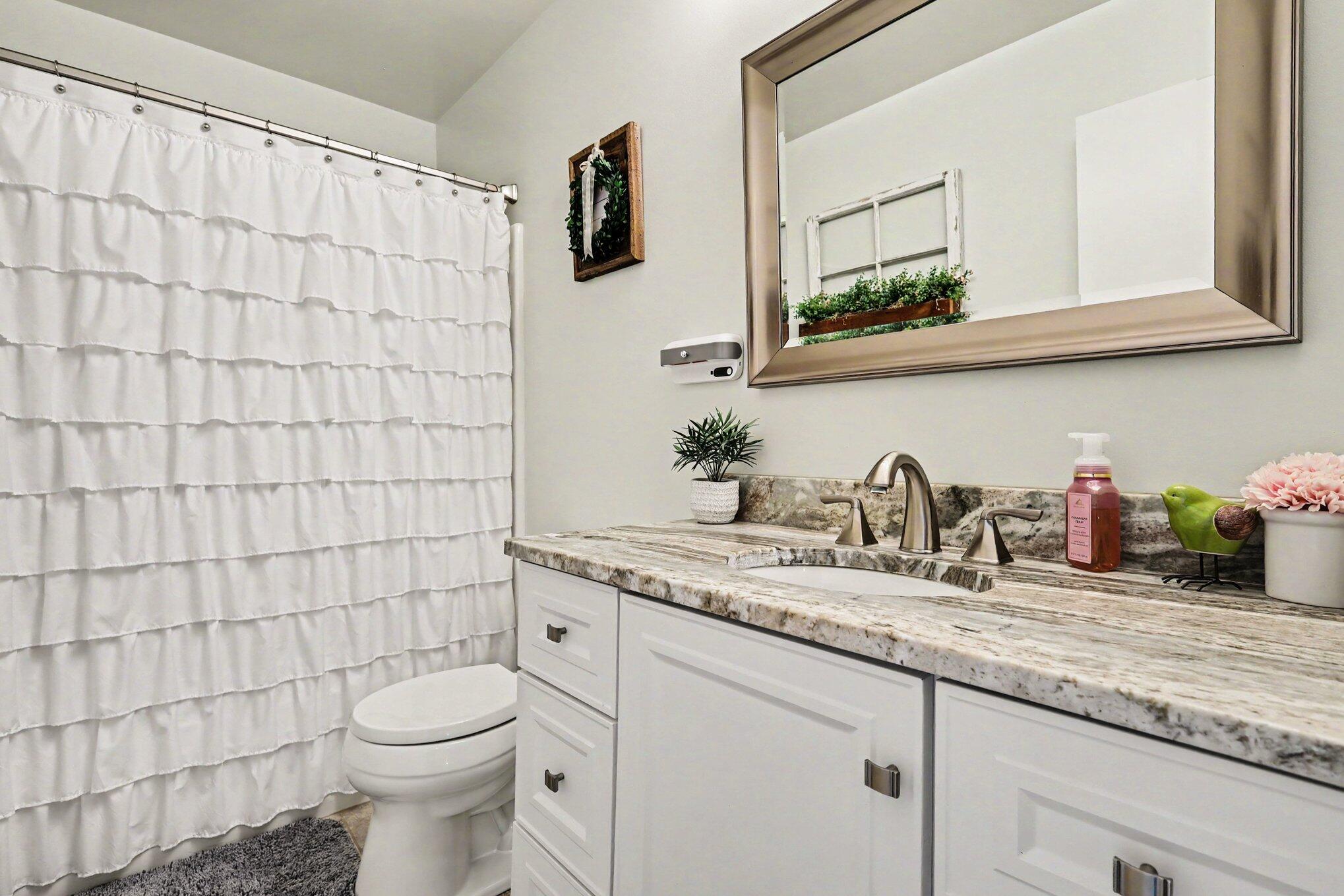 How does being located within minutes of the beach, restaurants, shopp – image 22
