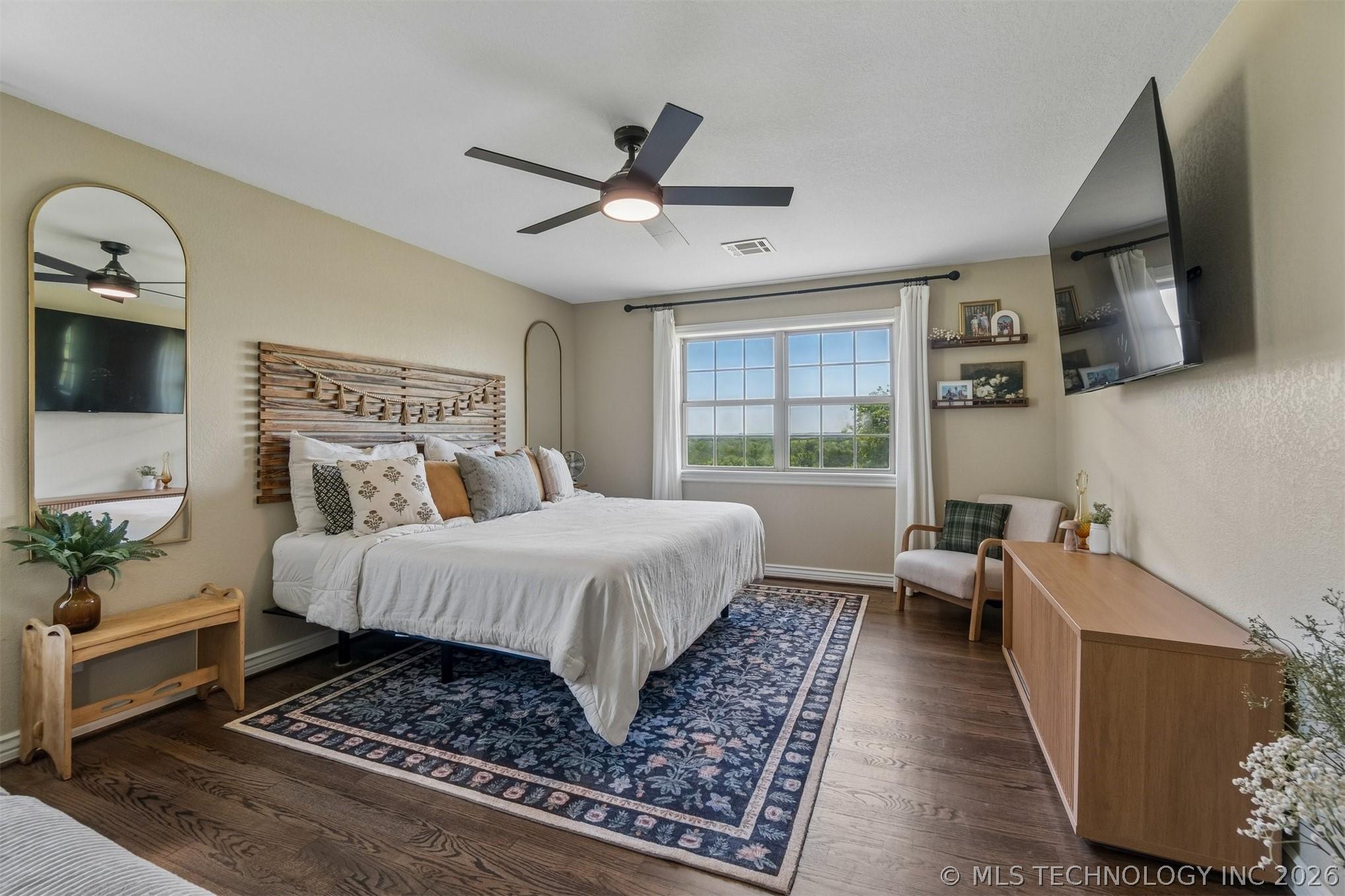 Country Luxury at Its Finest! Nestled on 18 breathtaking acres with pa – image 34