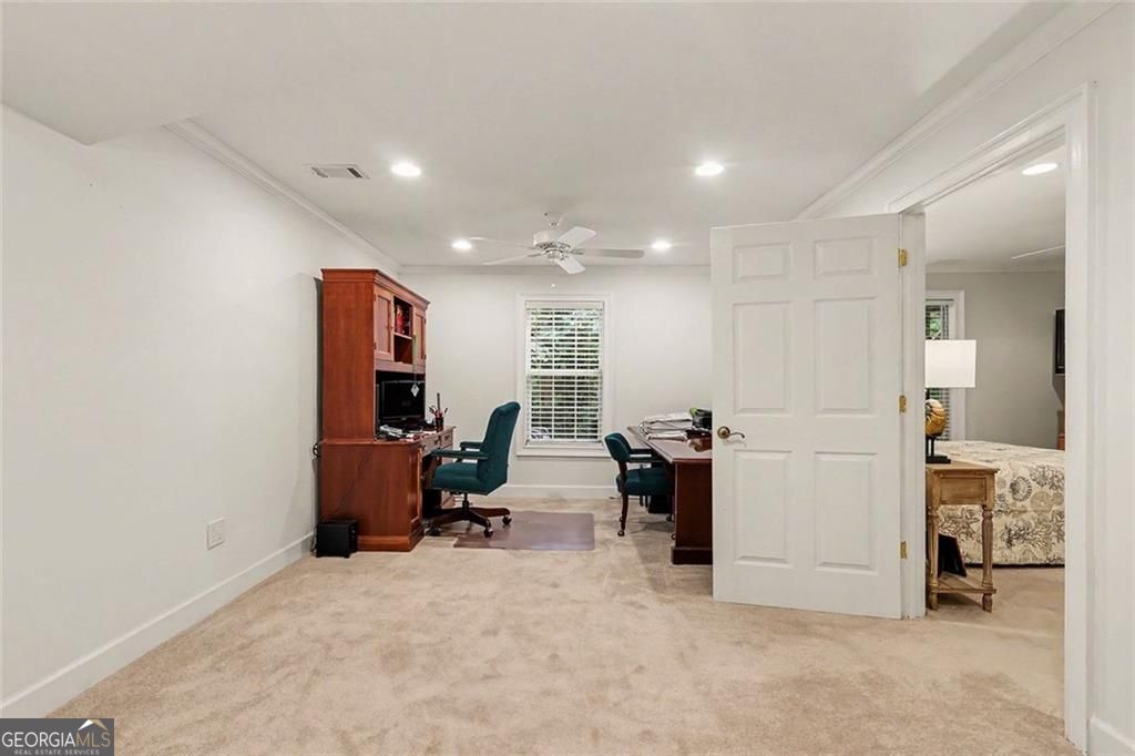Welcome to this stunning home in beautiful Grayson, Georgia. Professio – image 50