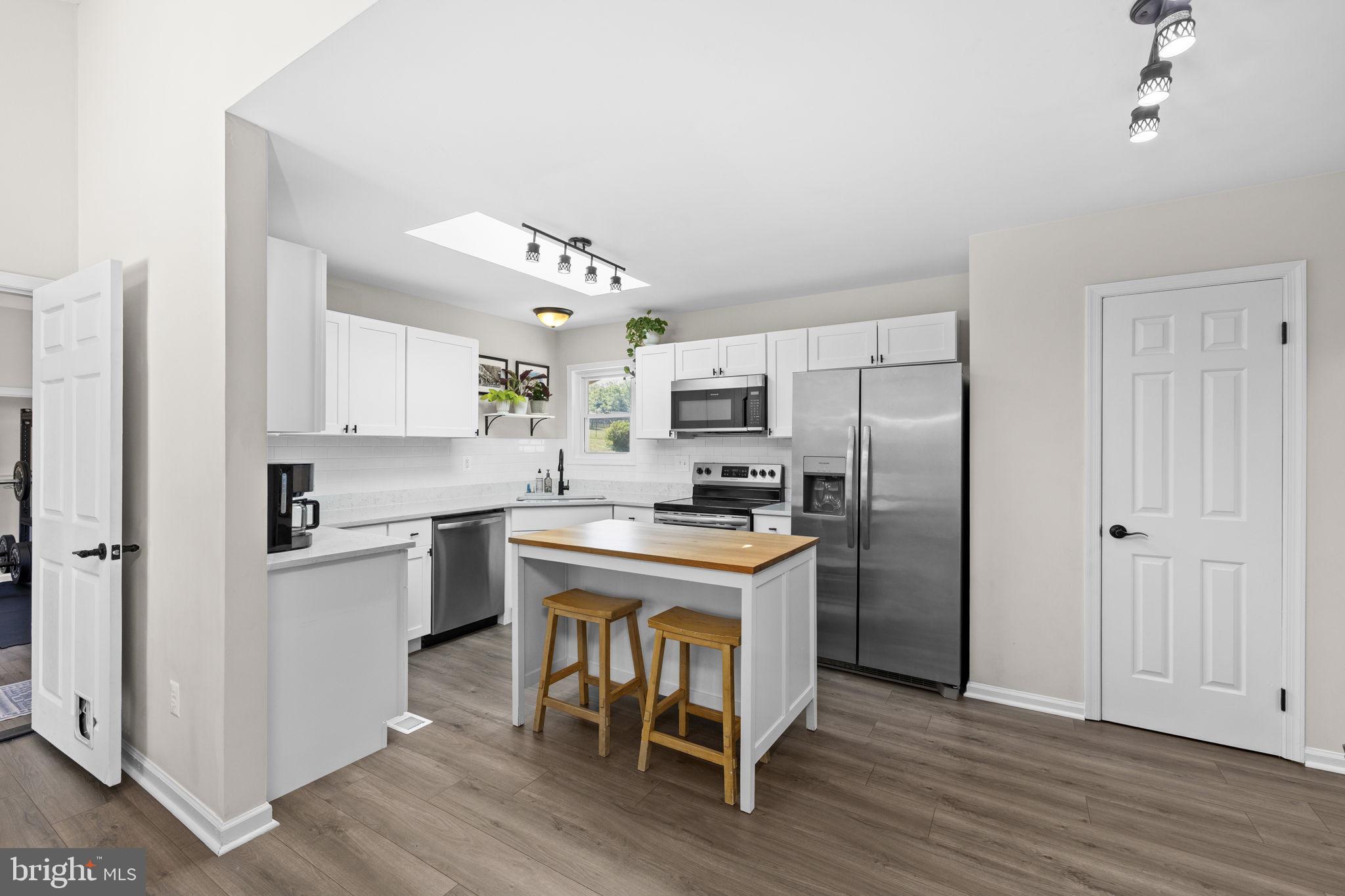 One of a kind property in North Stafford! Fully redone rambler with LV – image 10