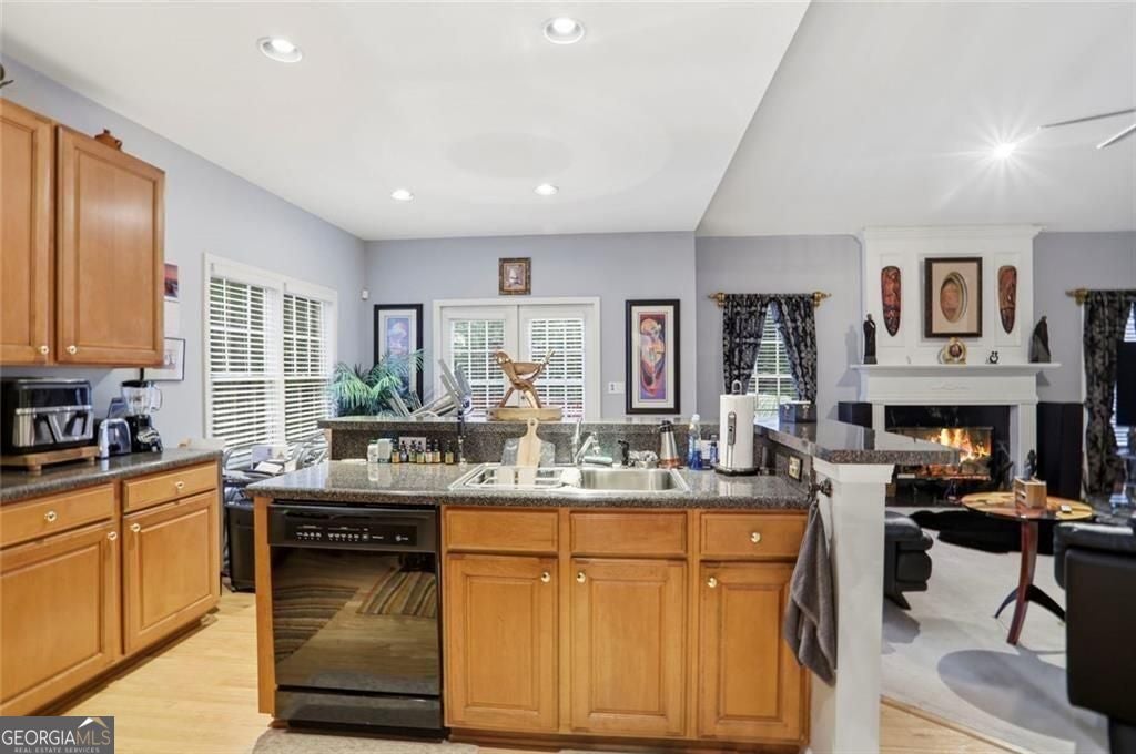 Seller willing to contribute up to $15,000 in seller concessions with – image 13