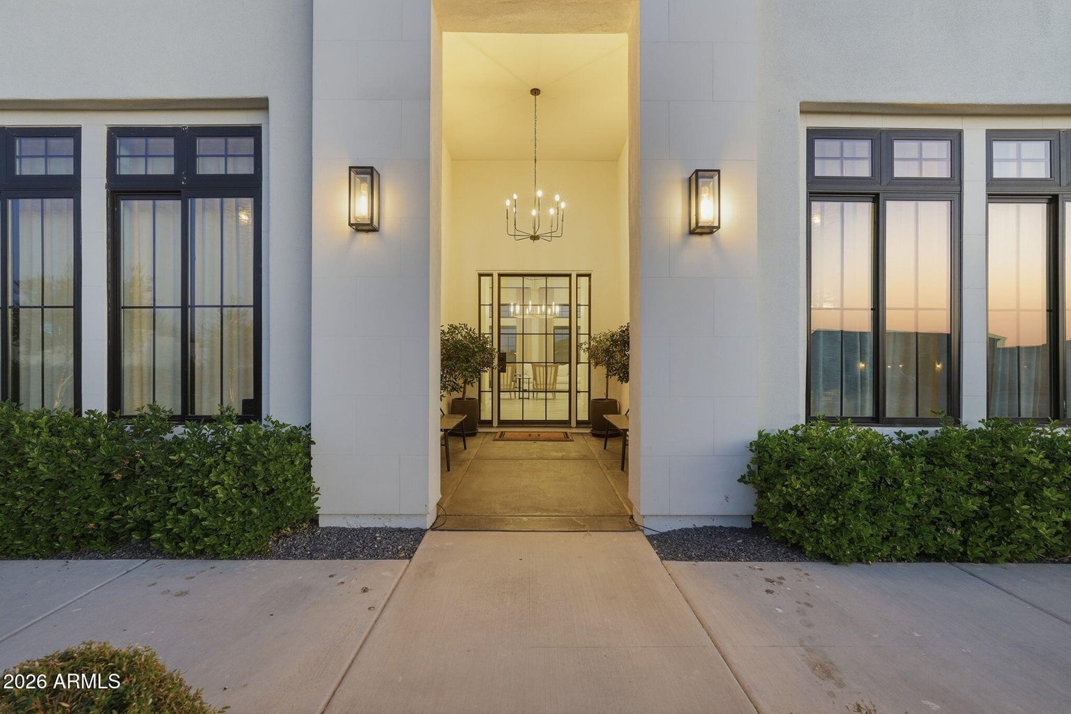 Tucked inside a gated neighborhood of Encanto Real on the edge of Quee – image 43