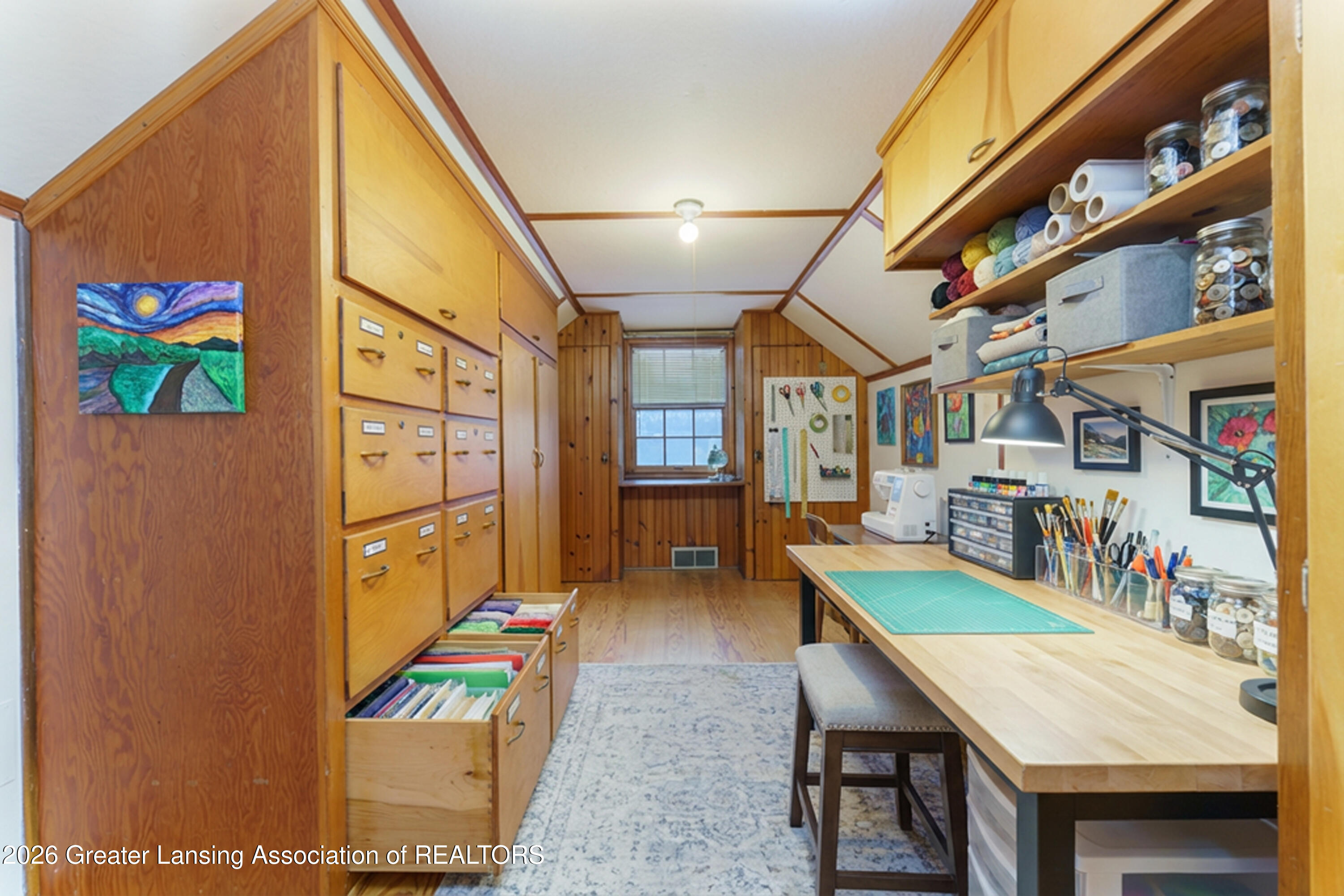 A rare opportunity to score a quintessential Glencairn gem! Gorgeous c – image 67