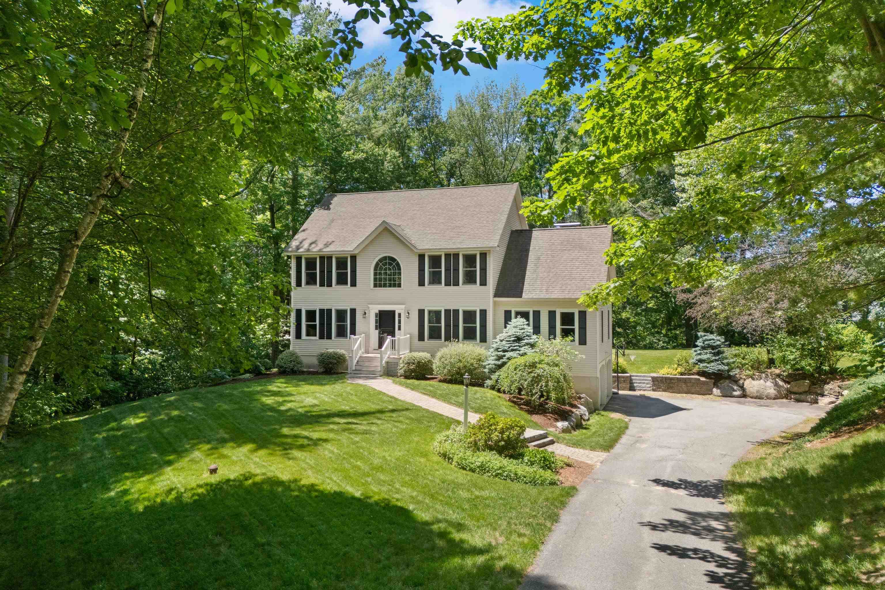 7 7 Premier Drive, Londonderry, New Hampshire, 03053, USA, 4 Bedrooms Bedrooms, ,3 BathroomsBathrooms,Residential,For Sale,7 Premier Drive,5096108