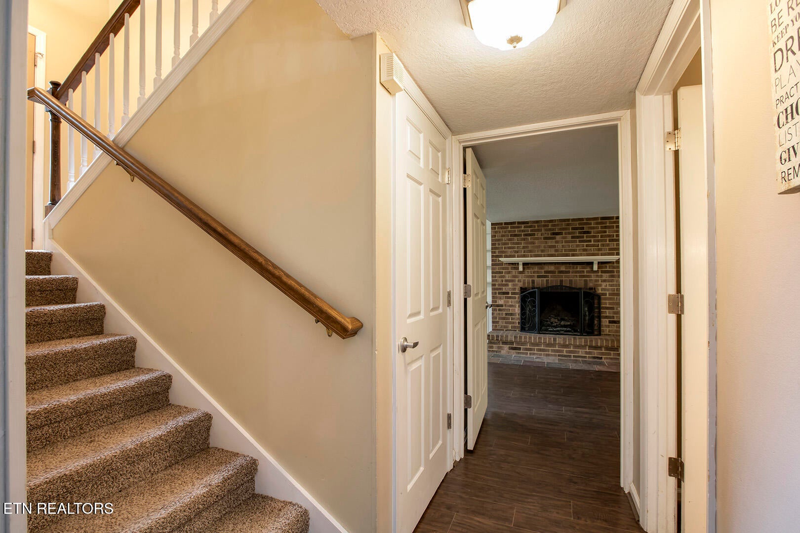 Are you looking for a wonderful home in a desired subdivision in a gre – image 8
