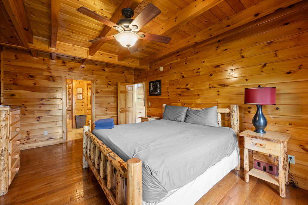 725 725 Big Bear Ridge Road, Gatlinburg, Tennessee, 37738, USA, 5 Bedrooms Bedrooms, ,6 BathroomsBathrooms,Residential,For Sale,725 Big Bear Ridge Road,308006