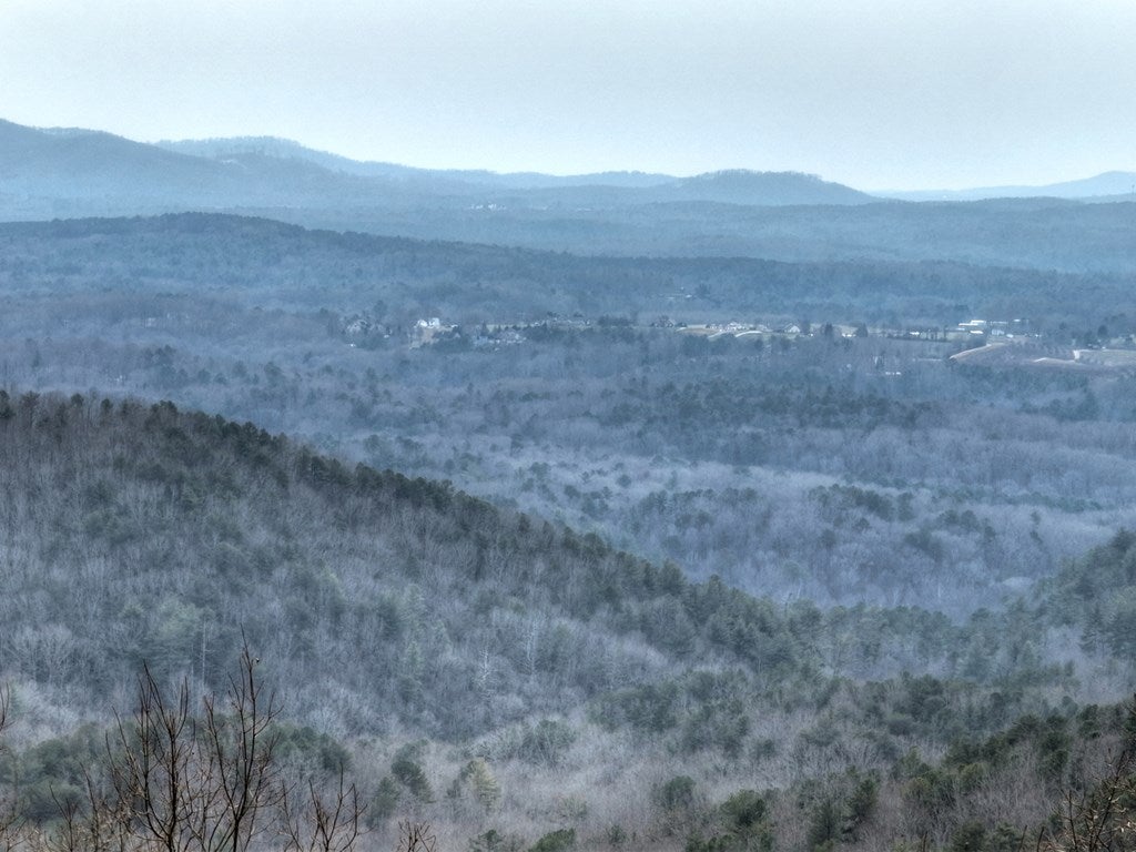 Spectacular “Top of the Mountain” Long-Range Views showcases Several M – image 39