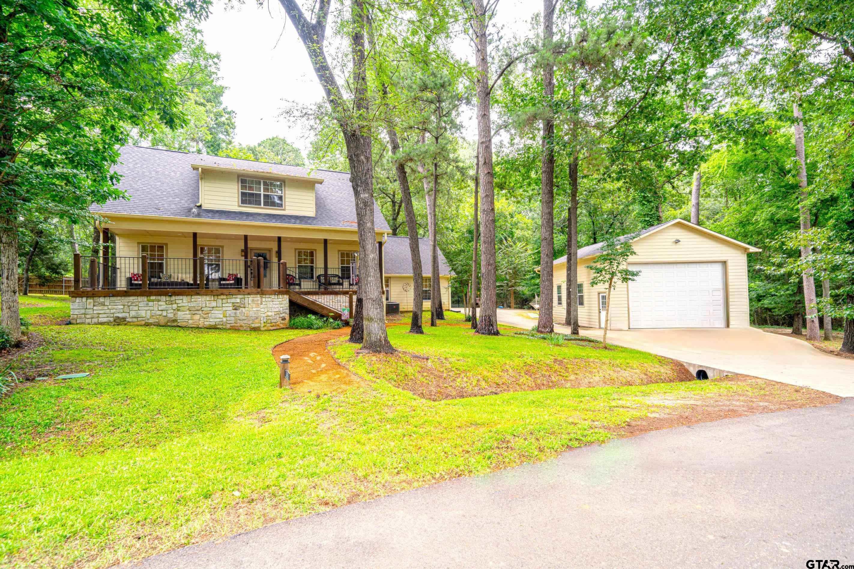 Located in the sought-after Tall Tree subdivision just across the stre – image 1