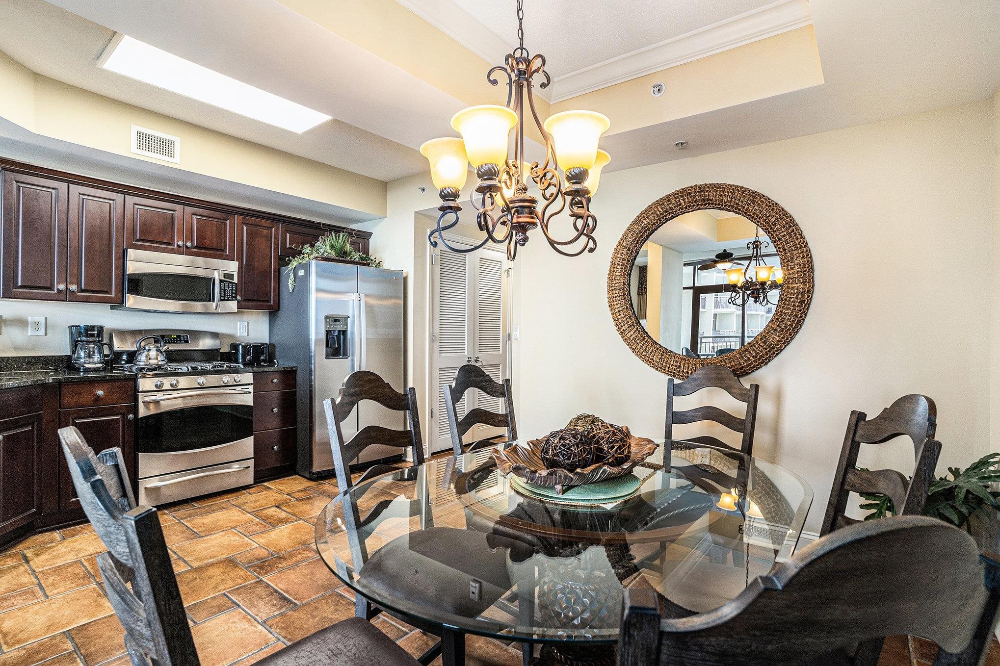 Experience upscale oceanfront living in this impeccably maintained 1-b – image 10