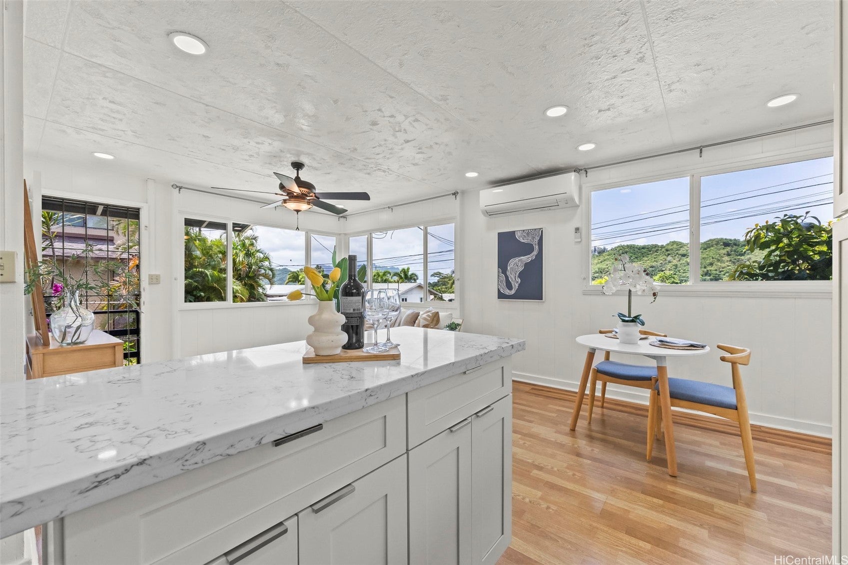 Welcome to this updated 3 bedroom, 2 bath single family home in the lu – image 7
