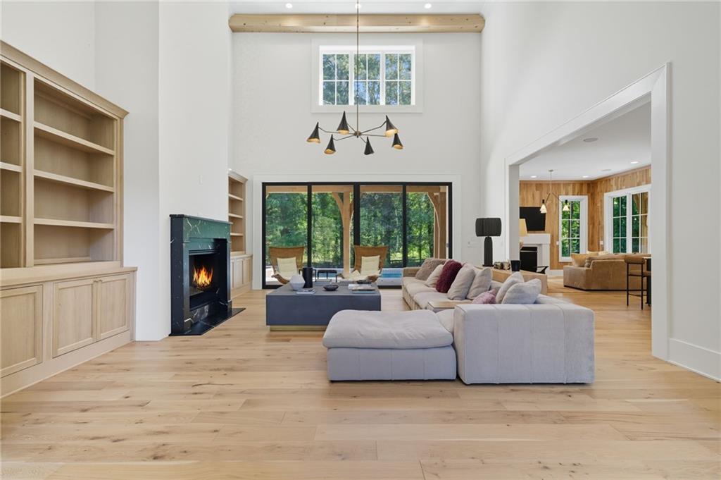 Beautiful Custom Home on gorgeous estate lot in exclusive Milton. This – image 12