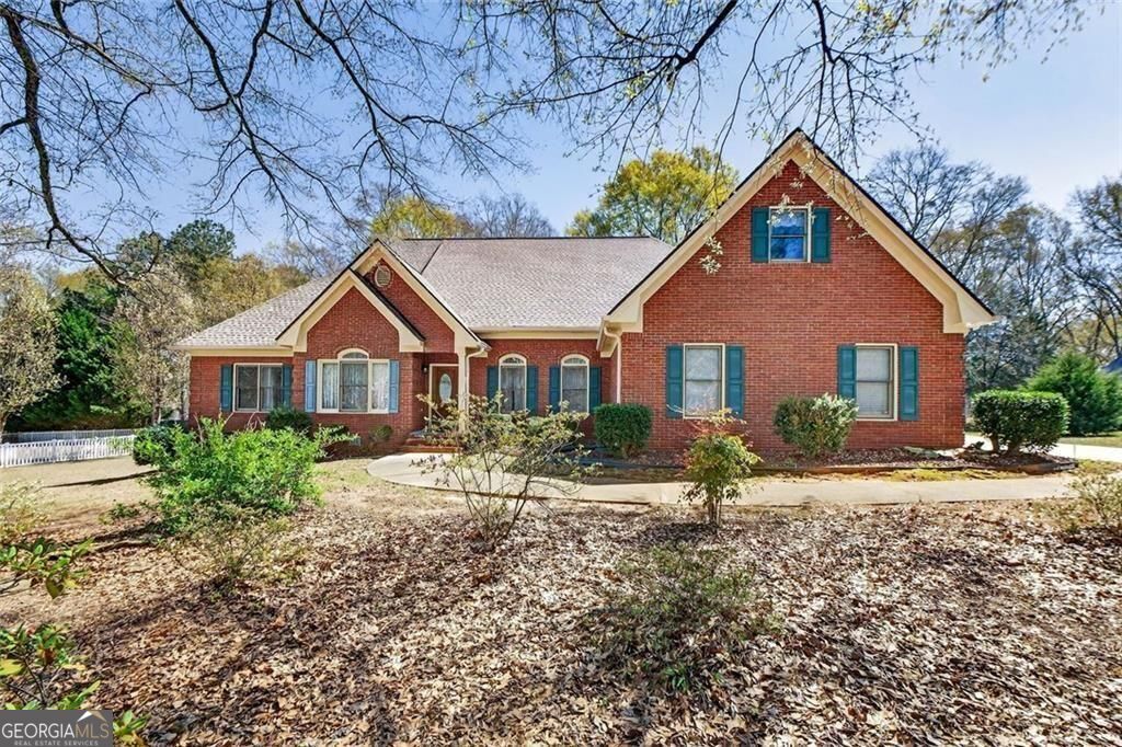 WOW - TWO HOMES ON ONE LOT!!! From the moment you arrive, the quality – image 4