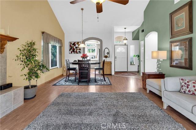 Charming, comfortable, and move-in readythis beautifully updated 3 bed – image 5