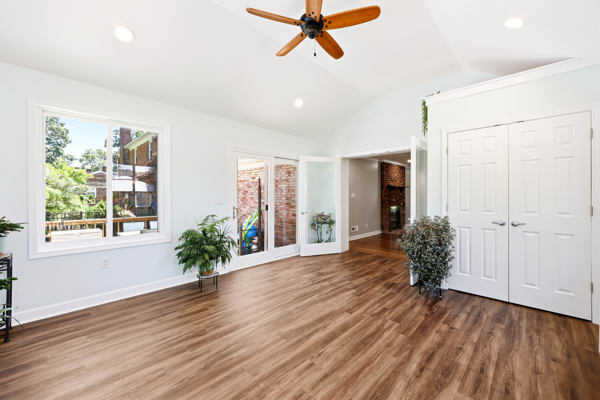 Welcome to this beautiful home that’s gleaming with pride and perfecti – image 25