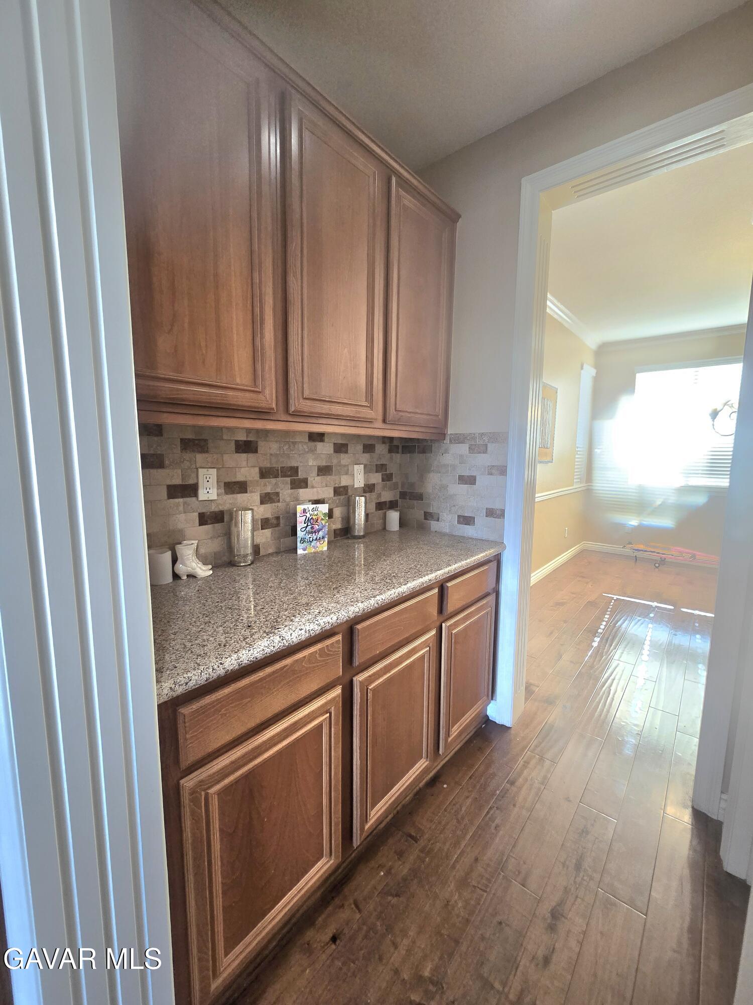 Stunning 5-bedroom, 4-bathroom, 2-story single-family home in the high – image 13