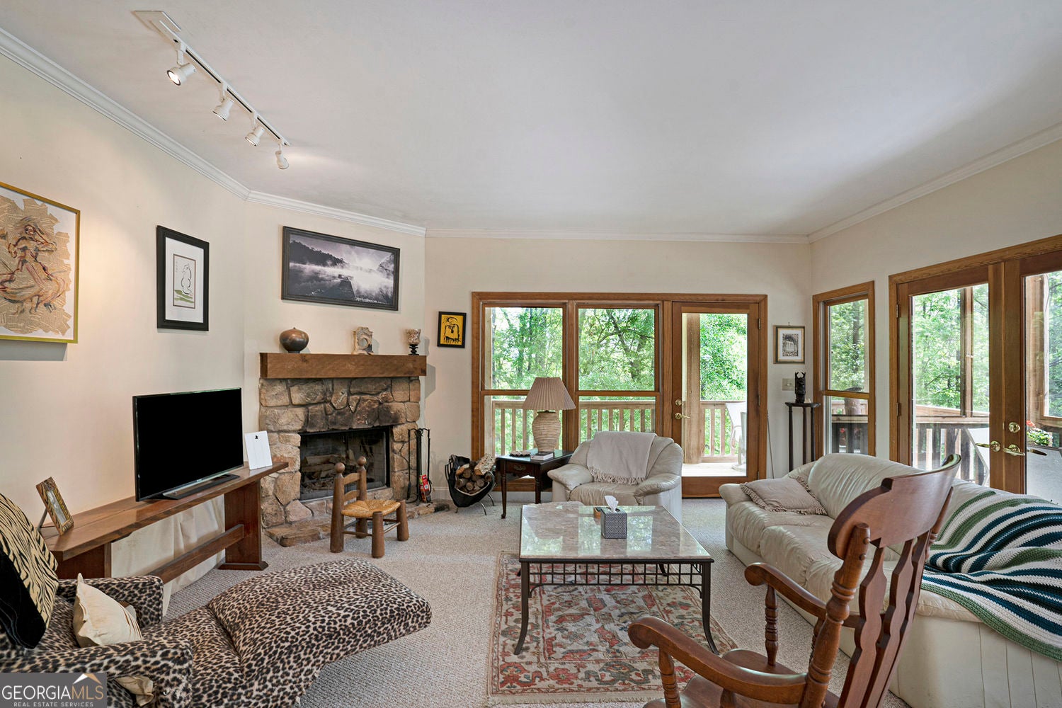 Experience the epitome of country living on this expansive 10+ acre pr – image 14