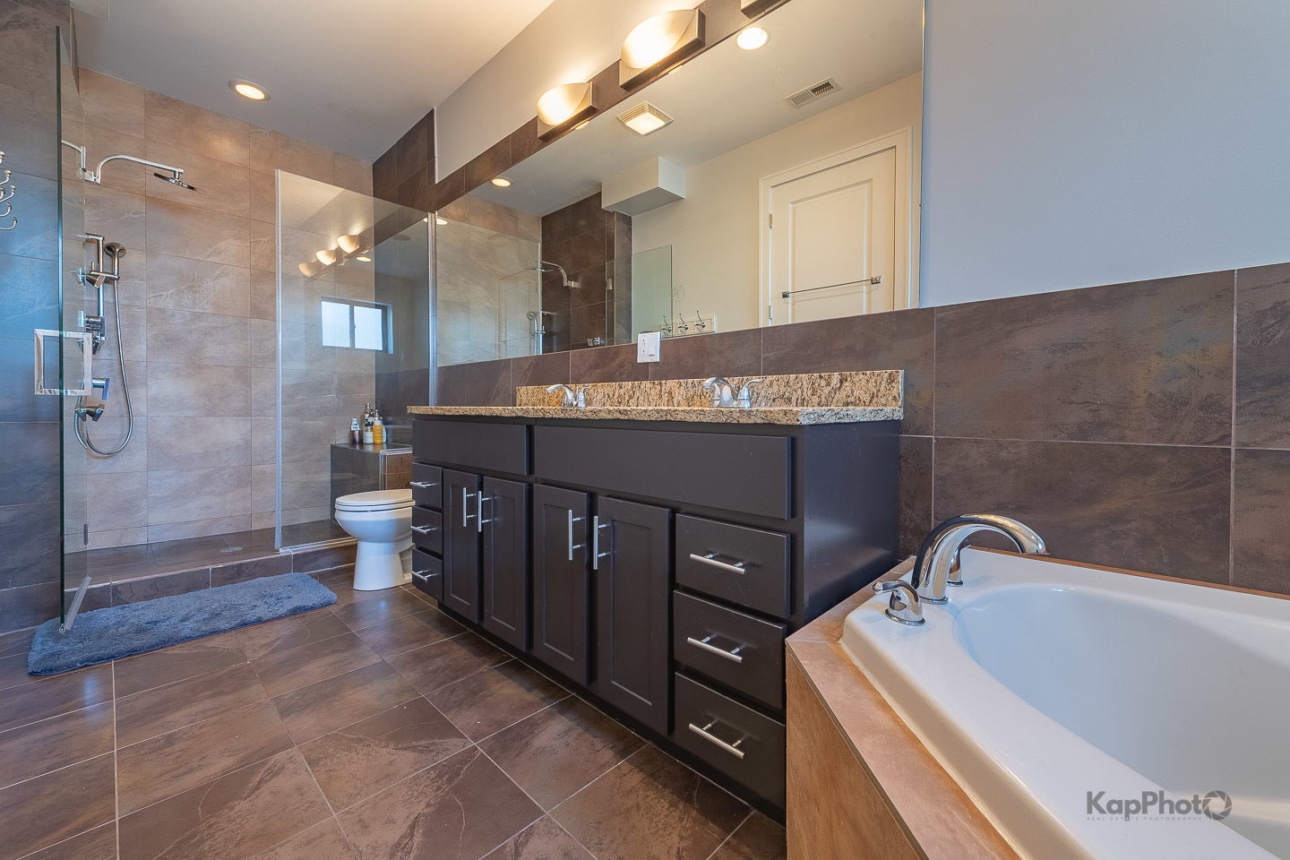 3839 3839 N Ashland Avenue #2, Chicago, Illinois, 60613, USA, 3 Bedrooms Bedrooms, ,2 BathroomsBathrooms,Residential,For Sale,3839 N Ashland Avenue #2,8c2415d9-76d4-4b30-9d1f-86ef71