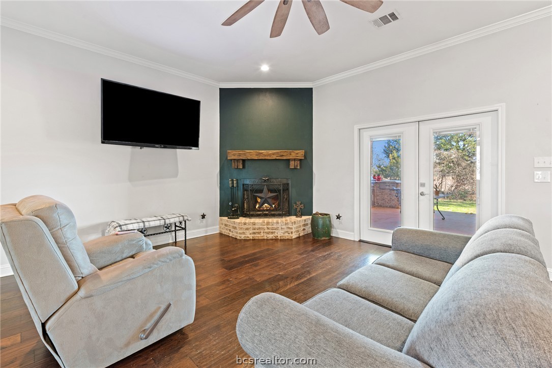9066 9066 King Oaks Drive, Iola, Texas, 77861, USA, 3 Bedrooms Bedrooms, ,3 BathroomsBathrooms,Residential,For Sale,9066 King Oaks Drive,44059a7a-94ce-471a-a6a2-426d20