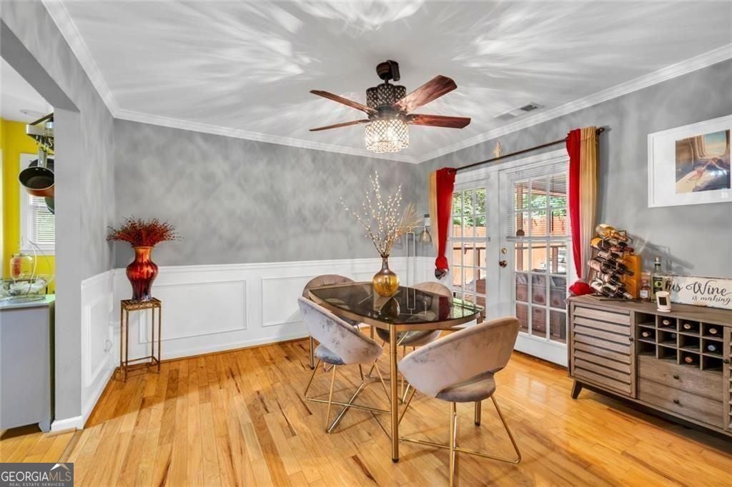Come see this Grant Park Bungalow KITCHEN. LIVING ROOM AND BEDROOM/OFF – image 16