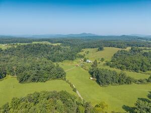 Offering One of the Most Beautiful Farms in Nicholas County A Rare opp – image 27