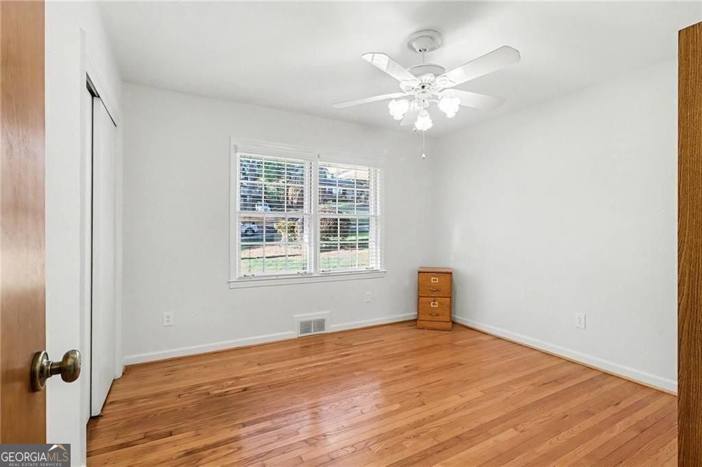Classic four bedroom ranch in the Lakeside High School district. Step – image 23