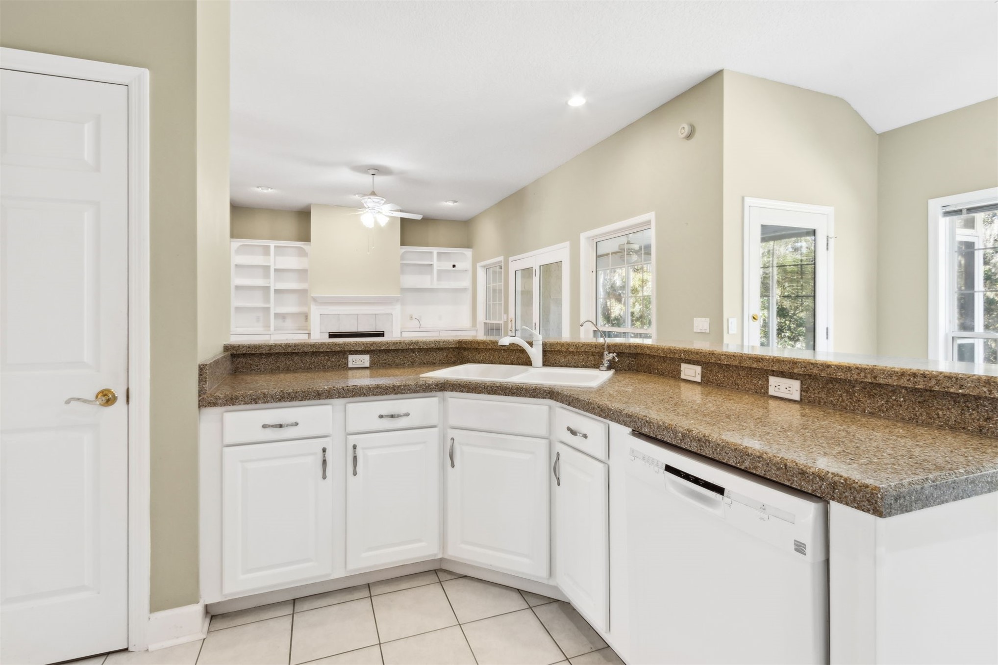 Welcome to Marsh Lakes, a sought after Fernandina Beach community know – image 25