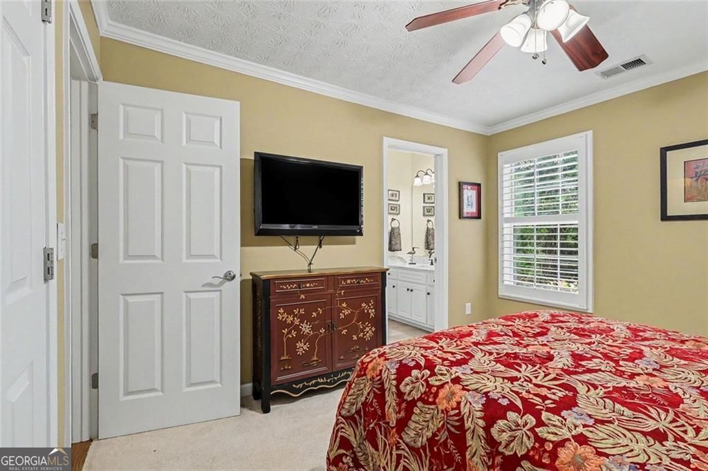Welcome to this stunning home in beautiful Grayson, Georgia. Professio – image 37