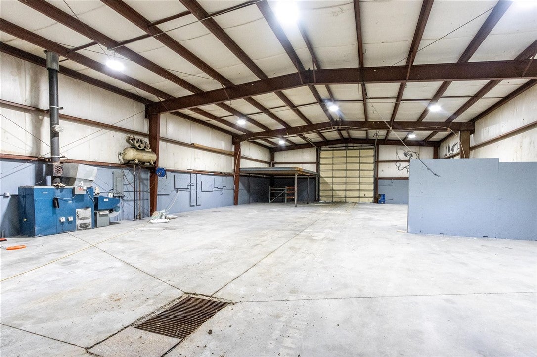 DONT MISS THIS AMAZING OPPORTUNITY! 2.29 acres with no restrictions we – image 27