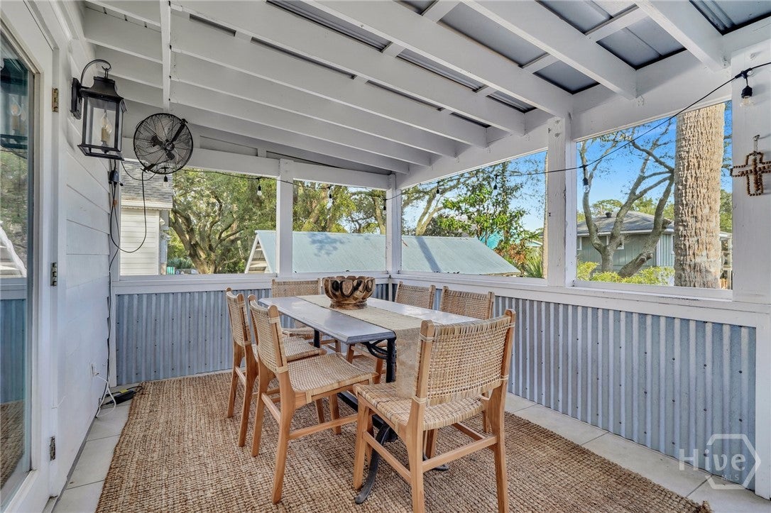 Charming raised, restored cottage in the heart of Tybee -a perfect ble – image 37