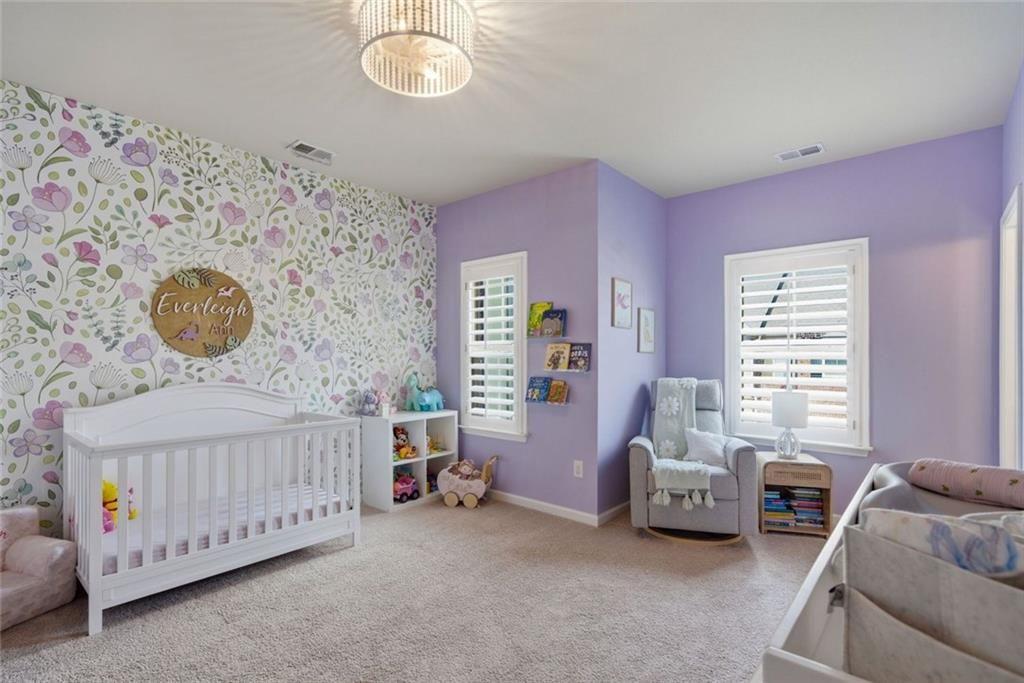 This beautifully maintained townhome in Sandy Springs offers an except – image 26