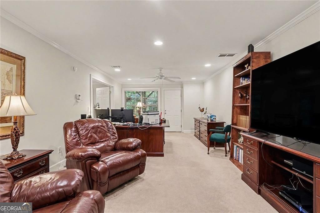 Welcome to this stunning home in beautiful Grayson, Georgia. Professio – image 40